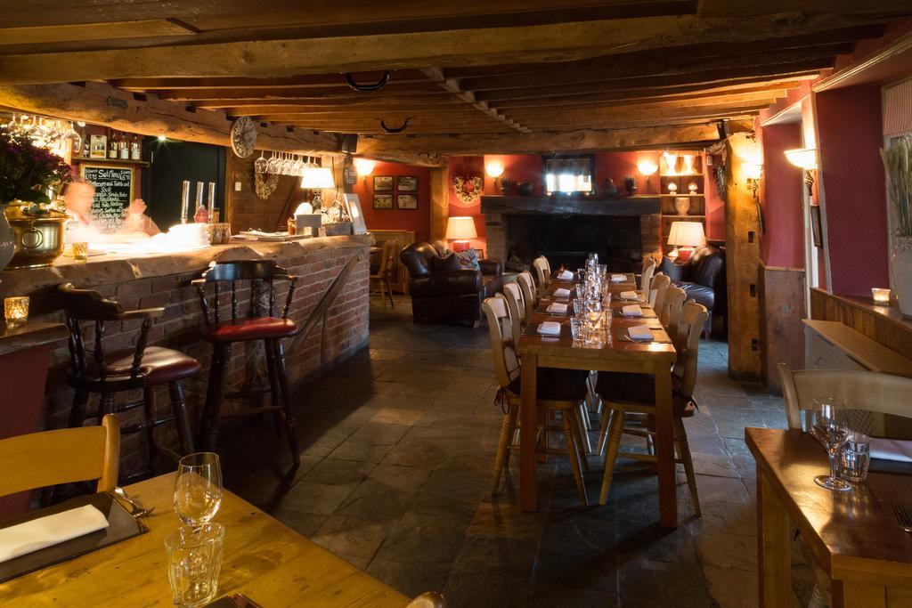 The Mole And Chicken Hotel Long Crendon Exterior foto